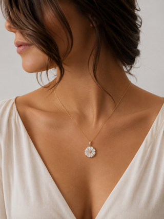 Ciondolo Cammeo in Madreperla Fiore Sfioccato  – Argento 925