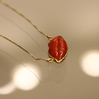 Ciondolo Labbra Bocca di Corallo in Oro