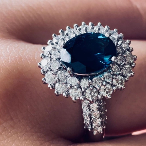 Elegance Luminous Ring - Sapphire and Diamond Ring