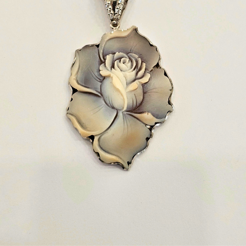 Flower Cameo Pendant in Silver – Pendant with Italian cameo