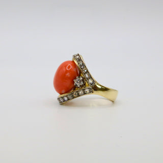 Anello Corallo e Diamanti – Oro Giallo 14kt | Pezzo Unico Fatto a Mano