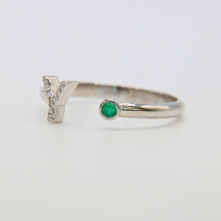 Anello Iniziale Lettera “Y” | Oro Bianco 18kt, Zaffiro Naturale e Diamanti