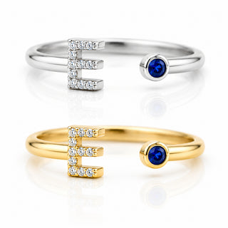 Anello Iniziale Lettera “E” | Oro Bianco 18kt, Zaffiro Blu Naturale e Diamanti