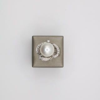 Pearl and Diamond Ring – 18kt White Gold | Handmade in Italy