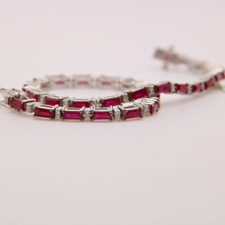 Bracelet Tennis Rubis et Diamants – Or Blanc 18kt, 4,34ct – Certifié
