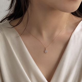 9mm Cameo Flower Pendant in Gold-Plated 925 Silver with Zircons