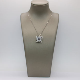 Ciondolo Cammeo Argento Fiore Quadrato in Conchiglia