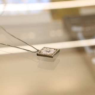 Ciondolo Cammeo Argento Fiore Quadrato in Conchiglia