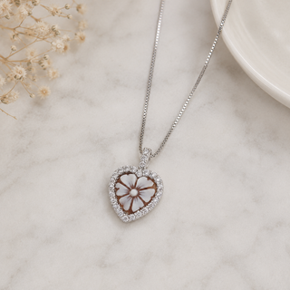 Ciondolo Cammeo Cuore con Fiore 12 mm in Conchiglia Sardonica