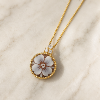 Ciondolo Cammeo Fiore 14 mm in Argento 925 Dorato con 3 Zirconi