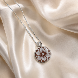 Ciondolo Cammeo Fiore 14 mm in Argento 925 con Zircone Naturale