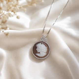 Ciondolo Cammeo Profilo di Donna 14,5 mm in Argento 925 con 3 Zirconi