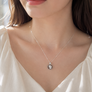 Ciondolo Cammeo Profilo di Donna 14,5 mm in Argento 925 con 3 Zirconi