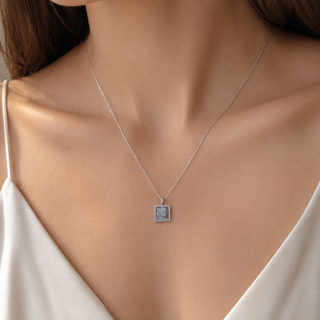 Ciondolo Cammeo profilo donna argento rodiato