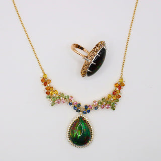 Collana Opale, Diamanti & Zaffiri – Oro Giallo 18kt | Pezzo Unico Artigianale