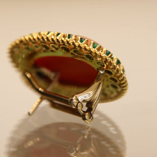 Spindle-Shaped Red Coral Earrings with 48 Emeralds – 18kt Yellow Gold