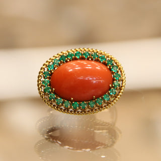 Spindle-Shaped Red Coral Earrings with 48 Emeralds – 18kt Yellow Gold