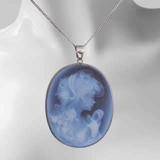 Pendentif Camée Agate Bleue et Argent – ​​Pendentif avec camée italien