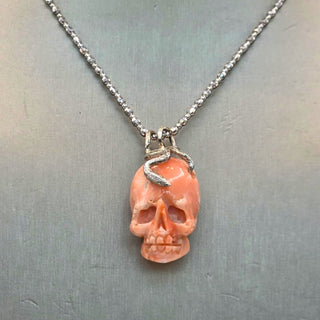 Teschio in Corallo Rosa Naturale Intagliato a Mano con Argento Sterling 925